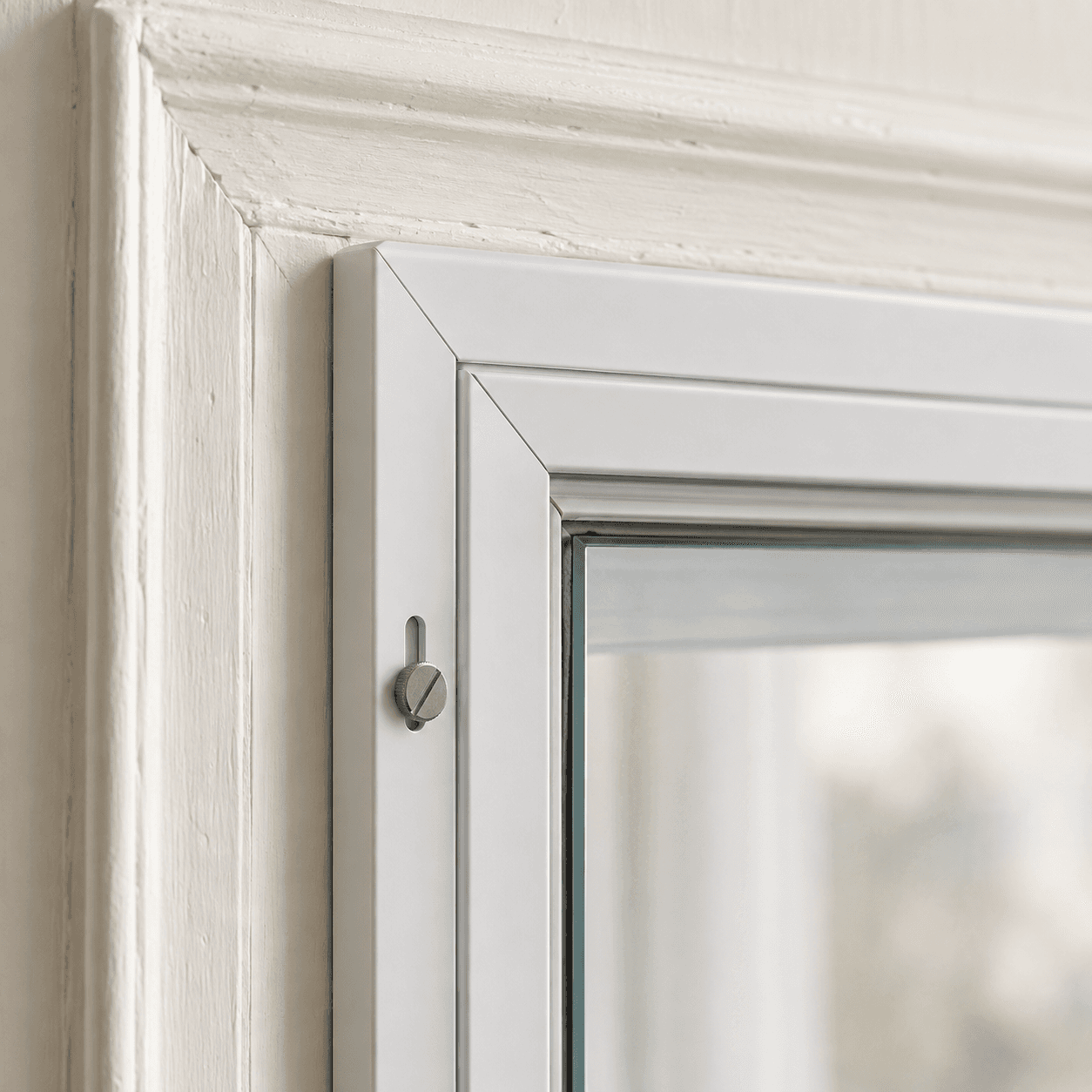Close-up of surface-mount flexibility construction